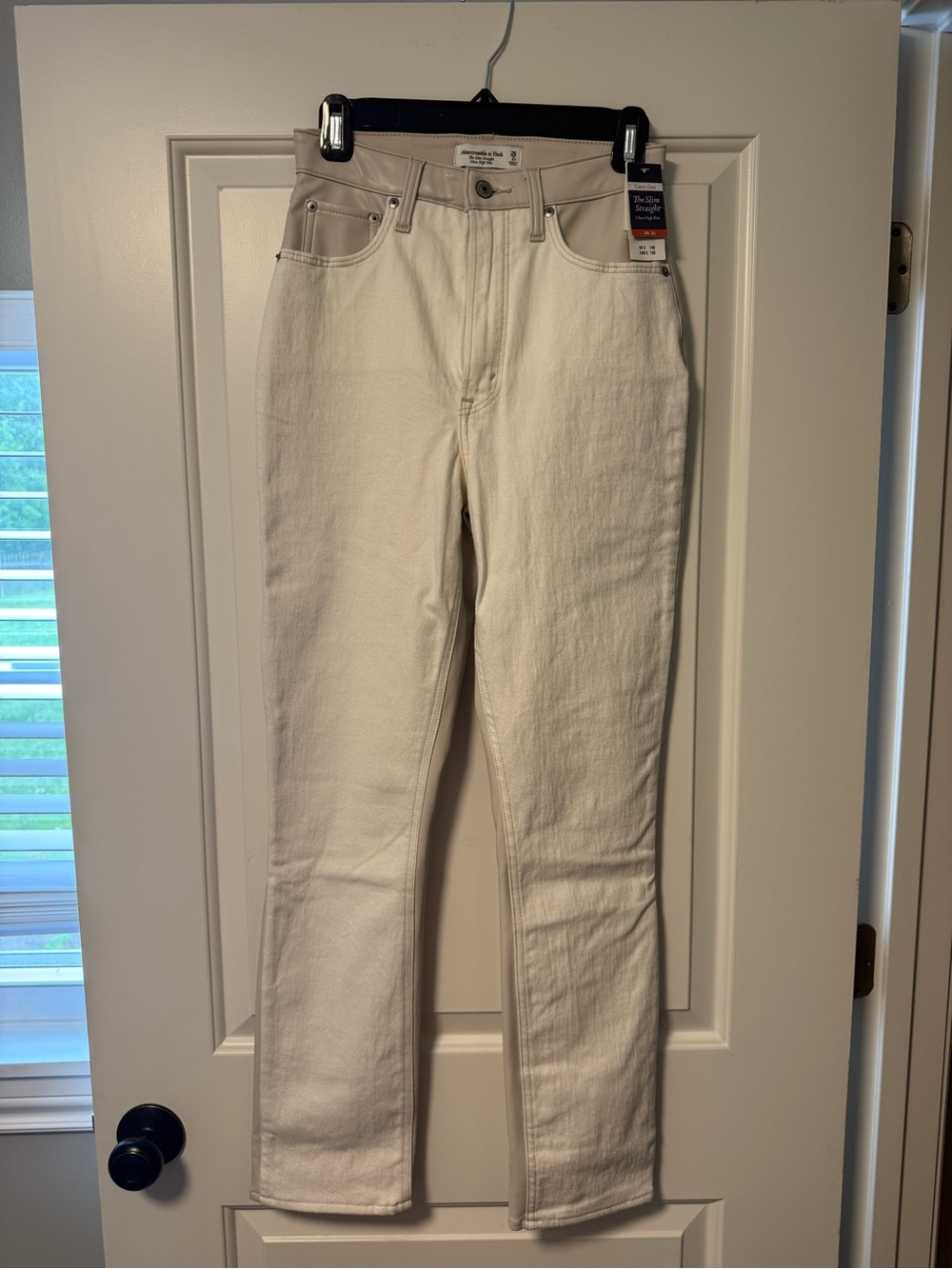 Abercrombie & Fitch Women's Straight Leg Jeans - White